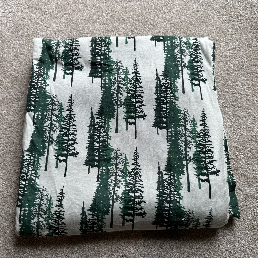 Kate Quinn Double Layer Blanket in Green Trees - EUC